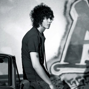 JULIAN PERRETTA